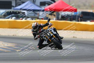 media/Apr-10-2022-SoCal Trackdays (Sun) [[f104b12566]]/Turn 2 (1135am)/